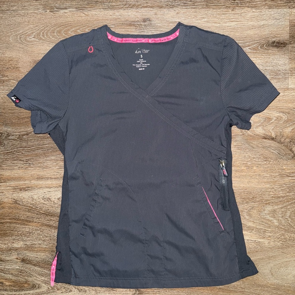 KOI scrub top